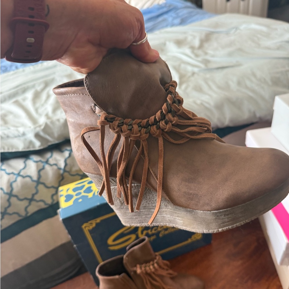 Sbicca Tan Fringe Heeled Boots